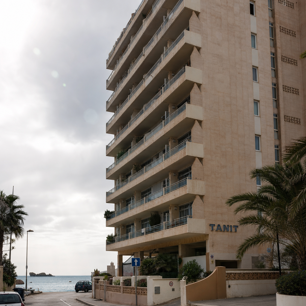 New Safety Concerns Arise as Tourist Experiences Frightening Fall in Ibiza